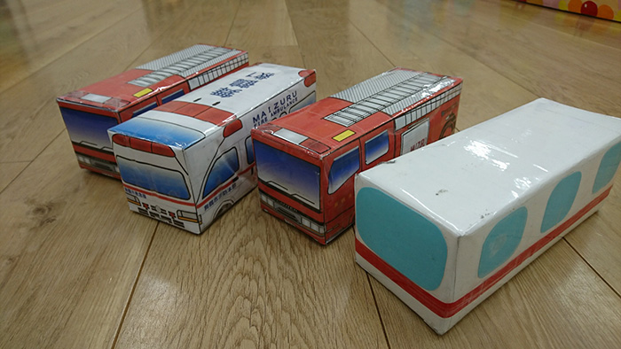 牛乳パックの電車